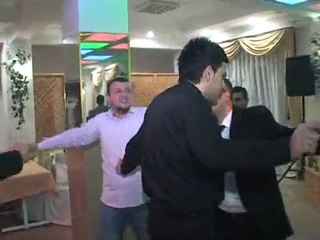 Seçil ve Ümit Nişan 2(00h14m49s-00h29m38s)