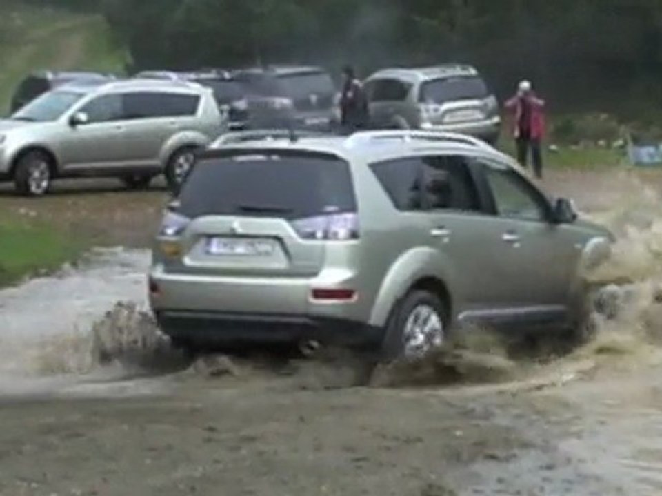 ΠΑΙΧΝΙΔΙΑ ΜΕ TIGUAN - OUTLANDER & TERIOS 1