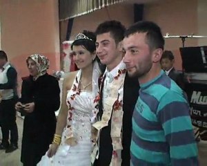 Songül ve Yunus Takı 2(00h16m23s-00h32m47s)