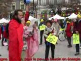 Manifestation contre l'enfouissement du CO2 : Dialogue entre Coclipau et l'autruche Total