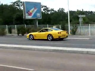 Voiture - Vidéo d'une Ferrari 550 Maranello jaune