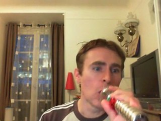 Wiwi égratigne "dam dam deo"