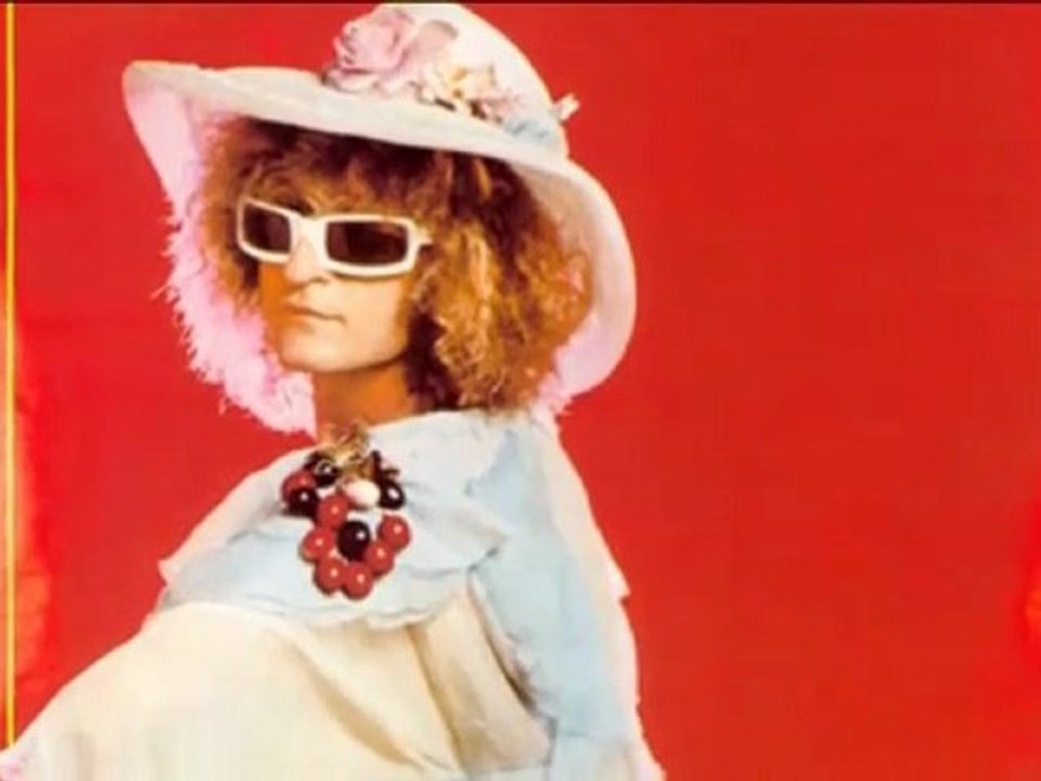 Un bébé qui dit non non non