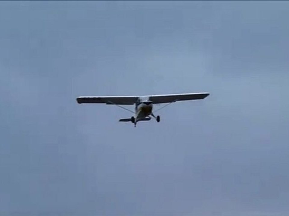 ULM Tetras flight take off and landing Clermont Ferrand Auvergne Aéroport