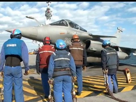 Libye : appareillage et montée en puissance du porte-avions Charles de Gaulle