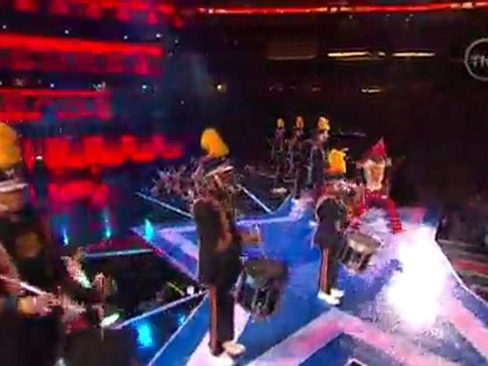 Shakira she wolf şhow medley