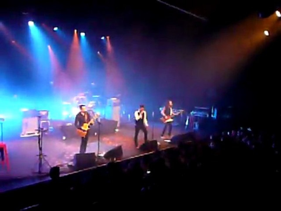 Fatals Picards -- C’est L’Histoire D’une Meuf