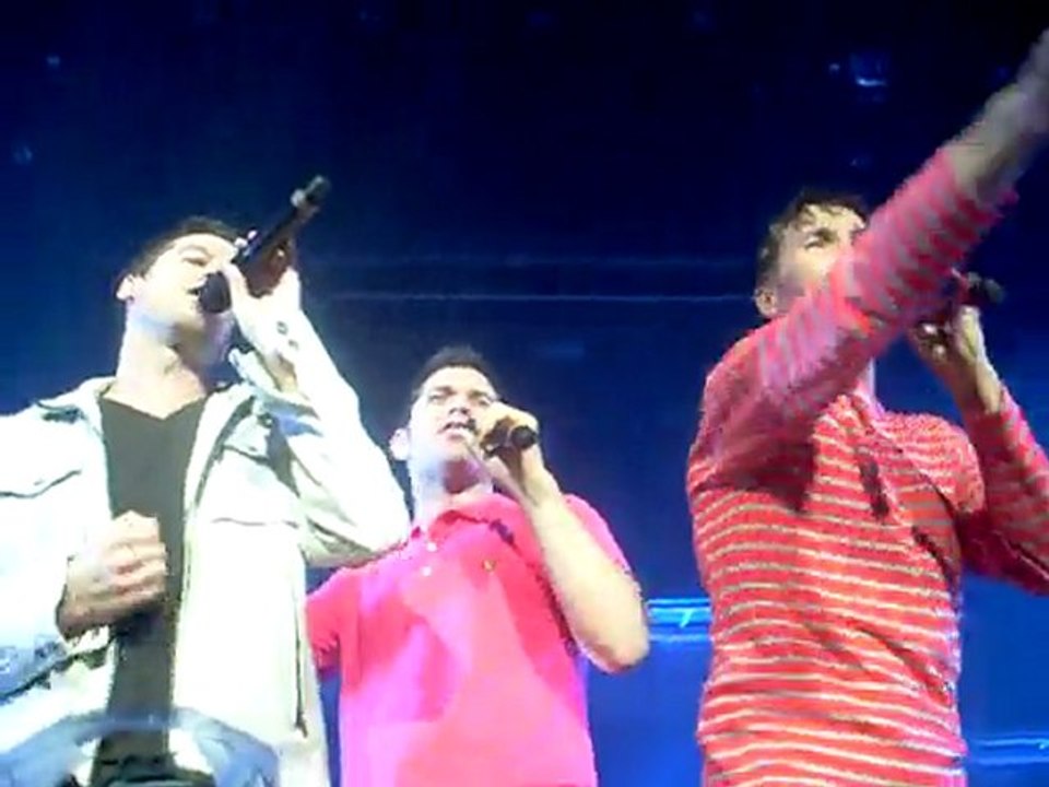 Génération 90 . Worlds Apart . Je te donne @ Nantes . 17.03.11