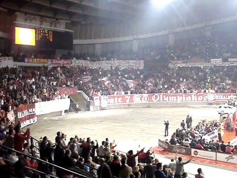 RedPlanet.gr - Κερκίδα στο ΣΕΦ με Σιένα