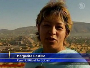 Thousands Flock to Mexico's "Pyramid of the Sun" to Welcome  Spring Equinox