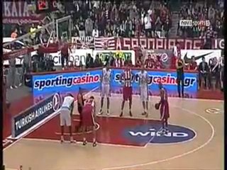 Gordon Amazing Dunk Olympiakos-Siena