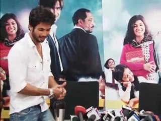 Shahid Agrees, Kareena Disagrees - Bollywood News