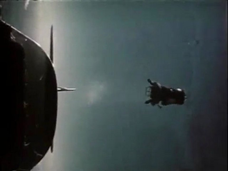 Test siège éjectable jambes écartelés