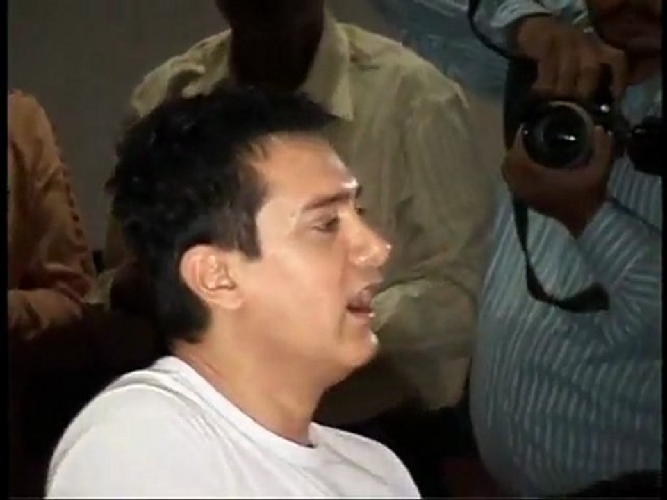 Aamir Khan Live For The Promotion Of Peepli Live - Bollywood News