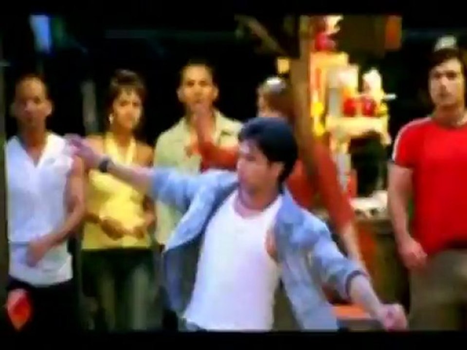 Milenge Milenge - Bollywood Movie Review - Shahid Kapoor & Kareena Kapoor