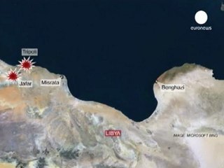 Libia: nuovi raid su Tripoli, ma i pro-Gheddafi attaccano
