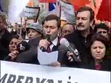 Tezkere görüşmesi Meclis önünde protesto edildi