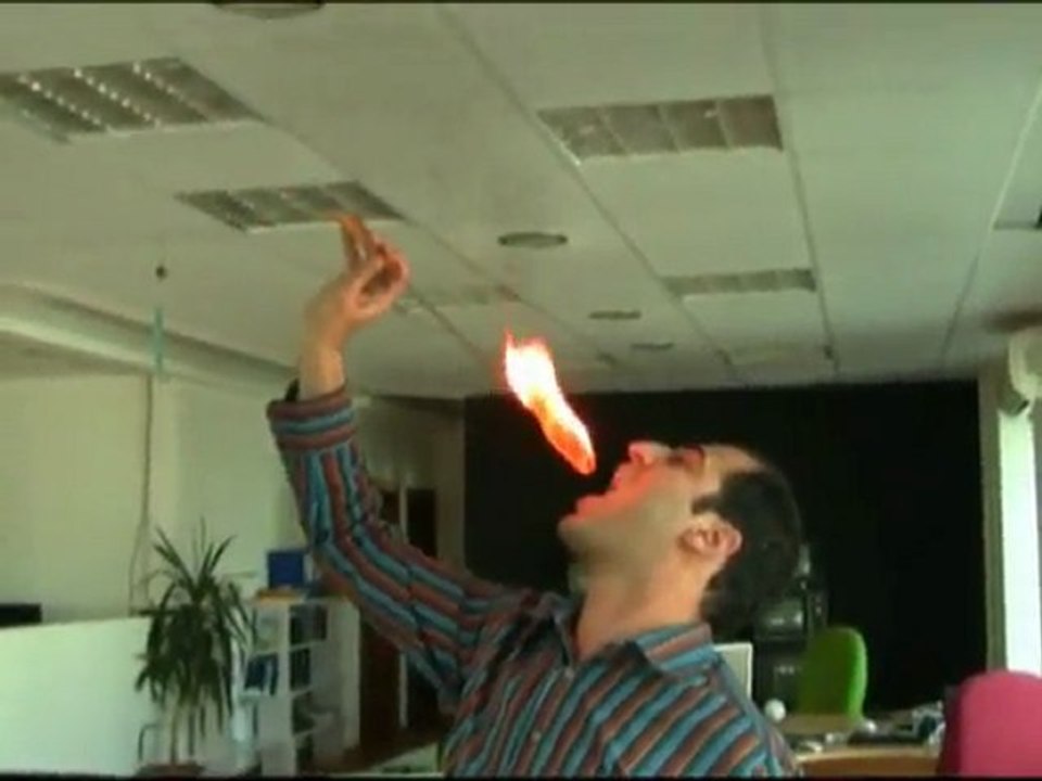 Neo7th Eats Fire