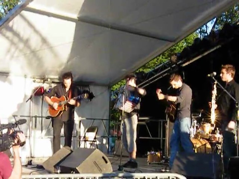 LES YEUX D'LA TÊTE au Festival de la Hutte 2009