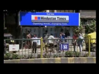 Madholal Keep Walking - Bollywood Movie Review - Pranay Narayan & Subrat Dutta