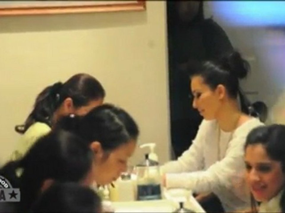 Kim Kardashian Spotted @ Nail Salon