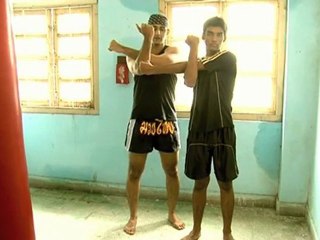 How To Stretch Shoulder Or Deltoid Muscles