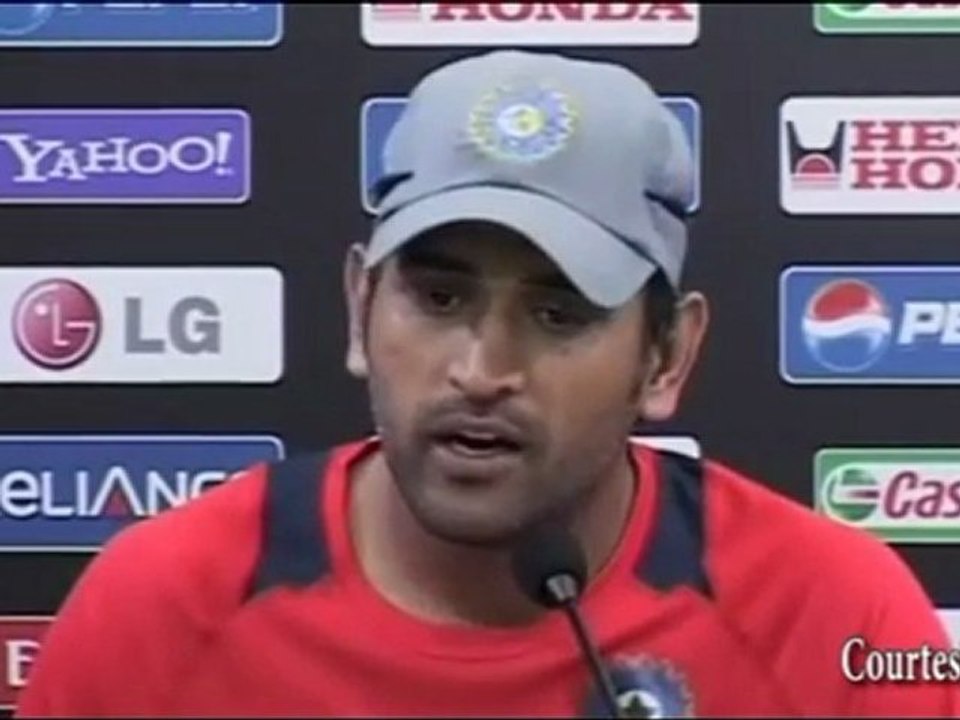 MS Dhoni DEFENDS Yuvraj Singh at ICC Cricket World Cup 2011 !!!