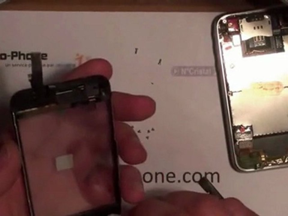 TUTORIEL remplacer rapidement vitre brisée Iphone 3G 3GS
