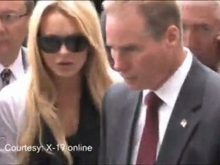 Lindsay Lohan Hits a Baby Stroller!