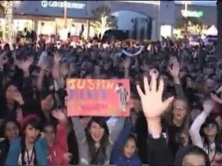 Justin Bieber Lip locking Selena Gomez