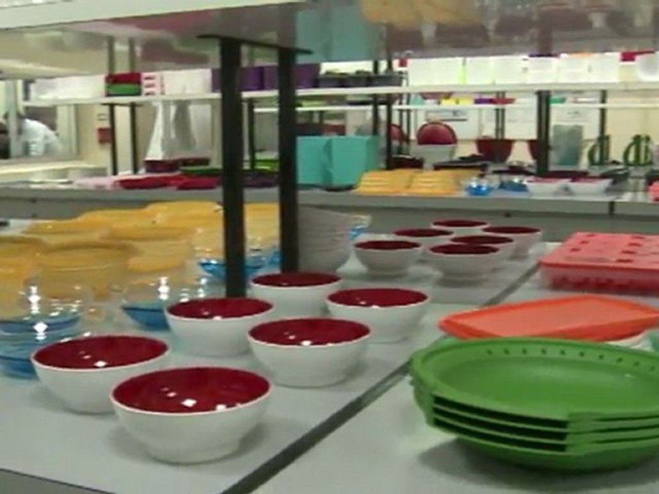 Parisians reinvent the Tupperware party
