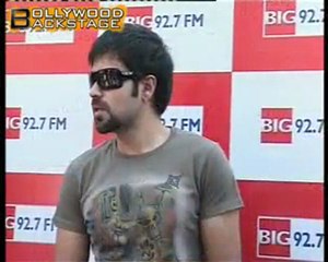 Emraan Soha Caught Kissing!!!