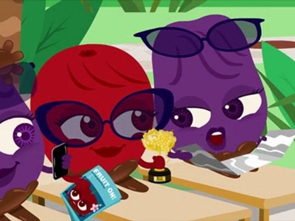 Raisinets® Sightings:  Episode 1 | Famous Fruits!