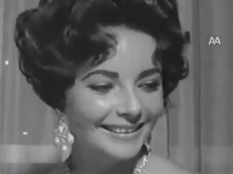 JACKSON'UN MEZARLIĞINA GÖMÜLDÜ