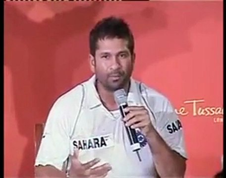 Sachin Tendulkar Unveils his Madame Tussauds wax statue