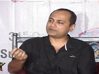 Akshay Kumar To perform in Retro Look On Stage