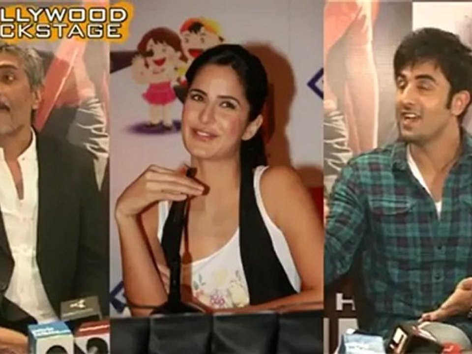 Katrina Kaif Takes a Cab Alone & Breaks Security Rules!!