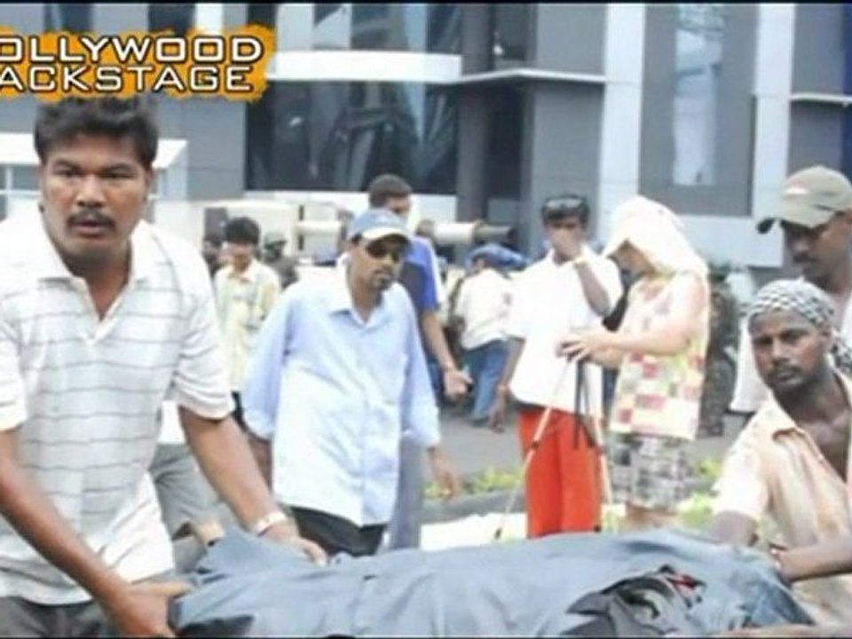 Rajnikanth spends 17 hours in bathtub!!