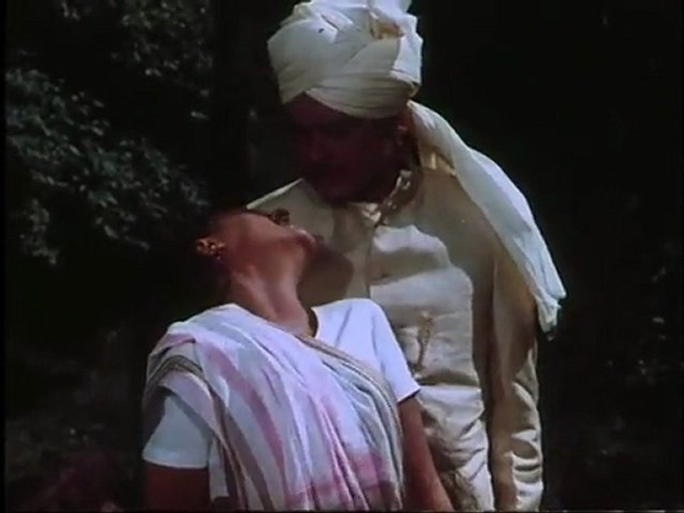 Uphaar - Mere Jootey - Jaya Bhaduri & Swarup Dutt - Bollywood Romantic Scenes