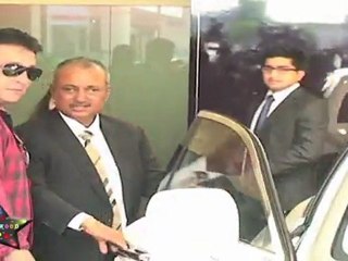 Sanjay Dutt & Manayatta in their new Rolls Royce