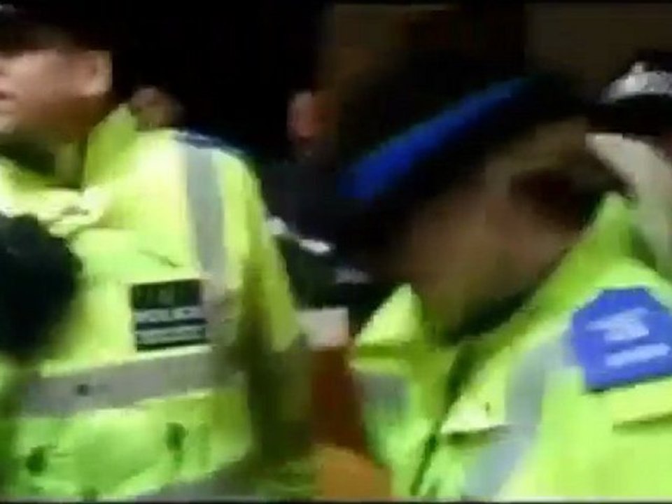 Freemen seize court and Arrest the Judge - Roger Hayes British Constitution Group.