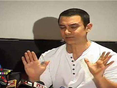 Aamir Avoids Speak About Himself At Dhobi Ghat Press Meet