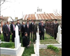 Yalıhüyüklü şehit Mehmet Acar 18 martta mezarı başında anıldı.