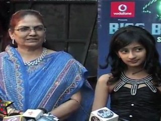 Very Hot Shweta Tiwari With Daughter At Big Boss Press Meet