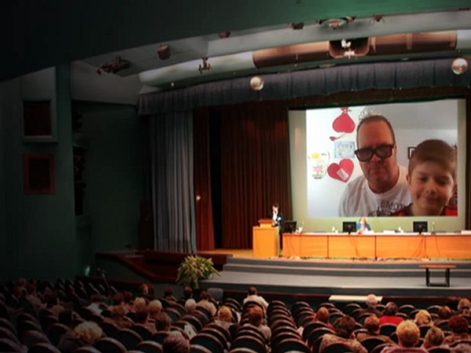 LIPSING GLASS  CA PLANE POUR MOI ...MOI !!!