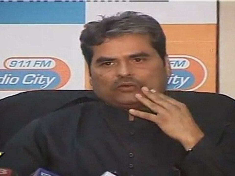 Vishal Bhardwaj At Radio City FM Promotes 'Saat Khoom Maaf'