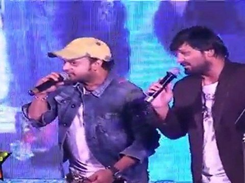 Saji - Wajid Sings At 17th Lions Club Gold Awards 2011