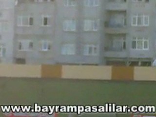 Karşı taraf yeşil desene / Menemen Maçı - www.bayrampasalilar.com