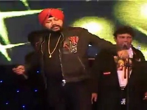 Daler Mehandi Sings Devotional Chant Live