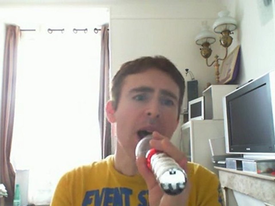 Wiwi égratigne "arrête de boire"